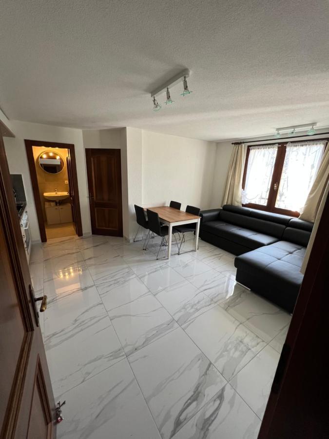 Tiny Apartment With Amazing View, Garden & Terras Schattdorf ภายนอก รูปภาพ